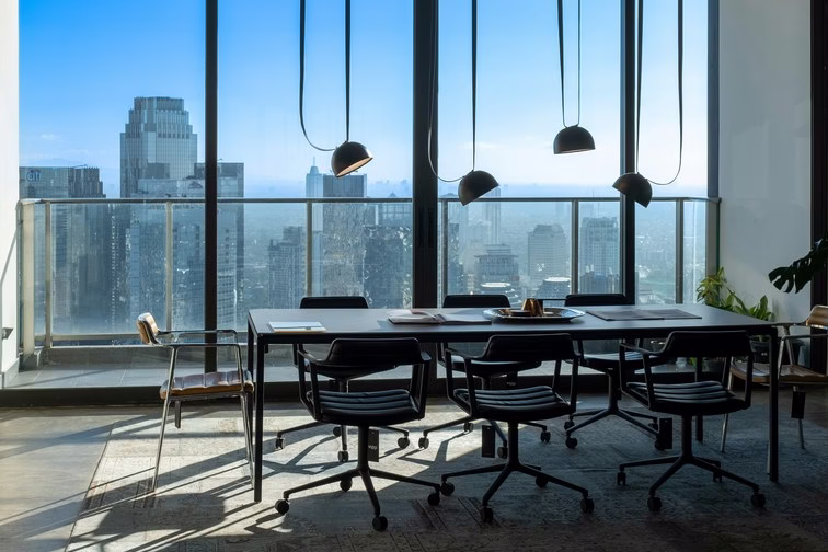 為什麼有企業選擇使用名義雇主？健保供款與人事風險的三大關鍵理由